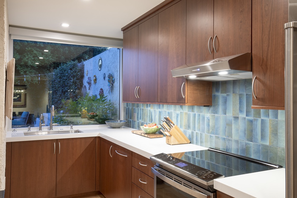7 Kitchen Cabinet Colors That Are Outdated